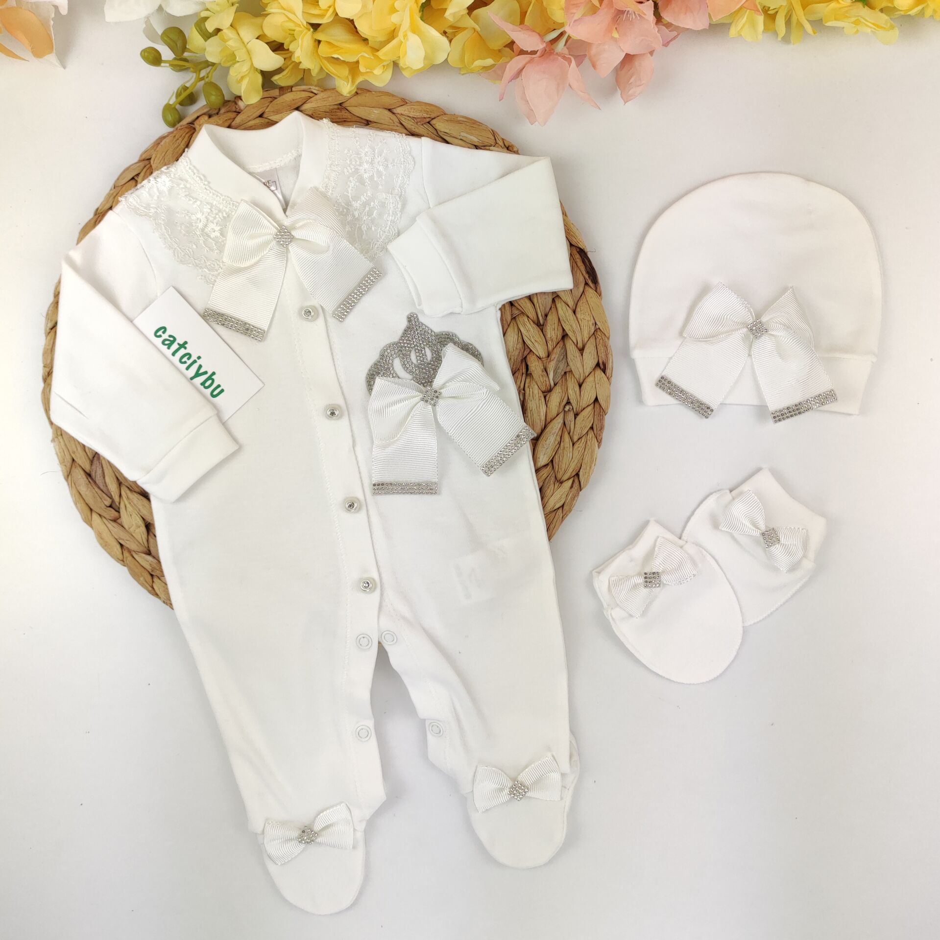Taç Nakışlı Kız Bebek %100 Pamuklu 3 Parça Tulum Set 0-6 Ay