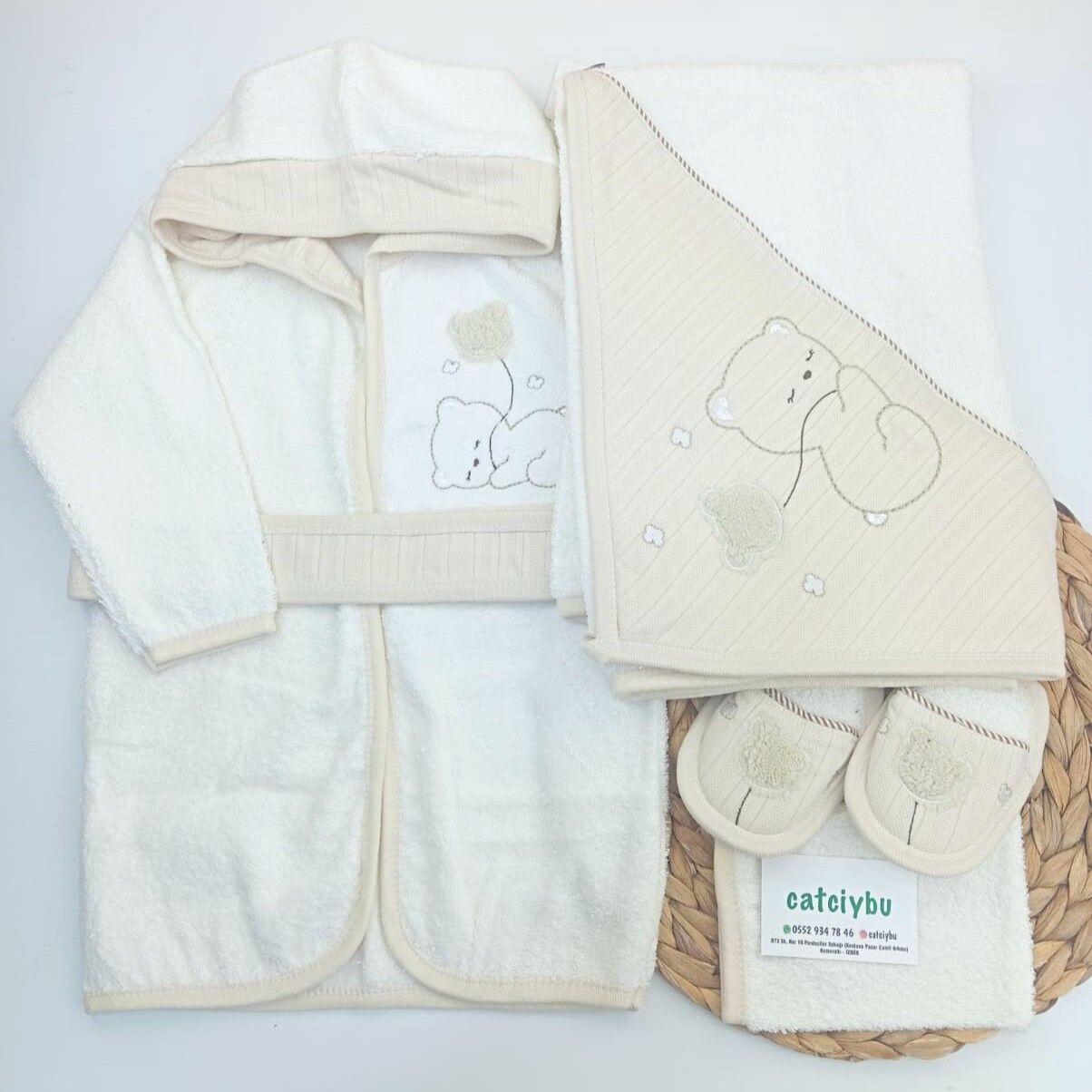 Uyuyan Ayıcık Nakışlı Bebek 4 Parça Havlu Bornoz Set