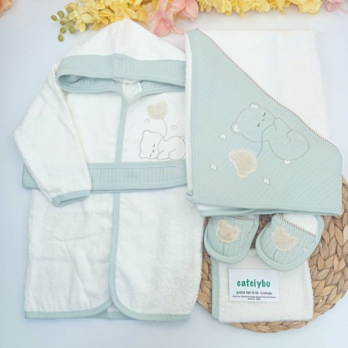 Uyuyan Ayıcık Nakışlı Bebek 4 Parça Havlu Bornoz Set