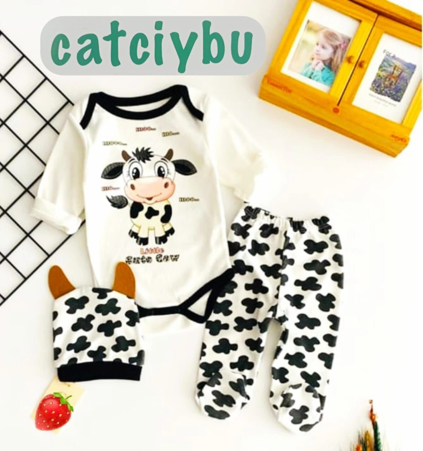 İnek Baskılı Çıtçıtlı Badi Patikli Alt Bere Uniseks Bebek 3lü Takım 0-3/3-6 Ay