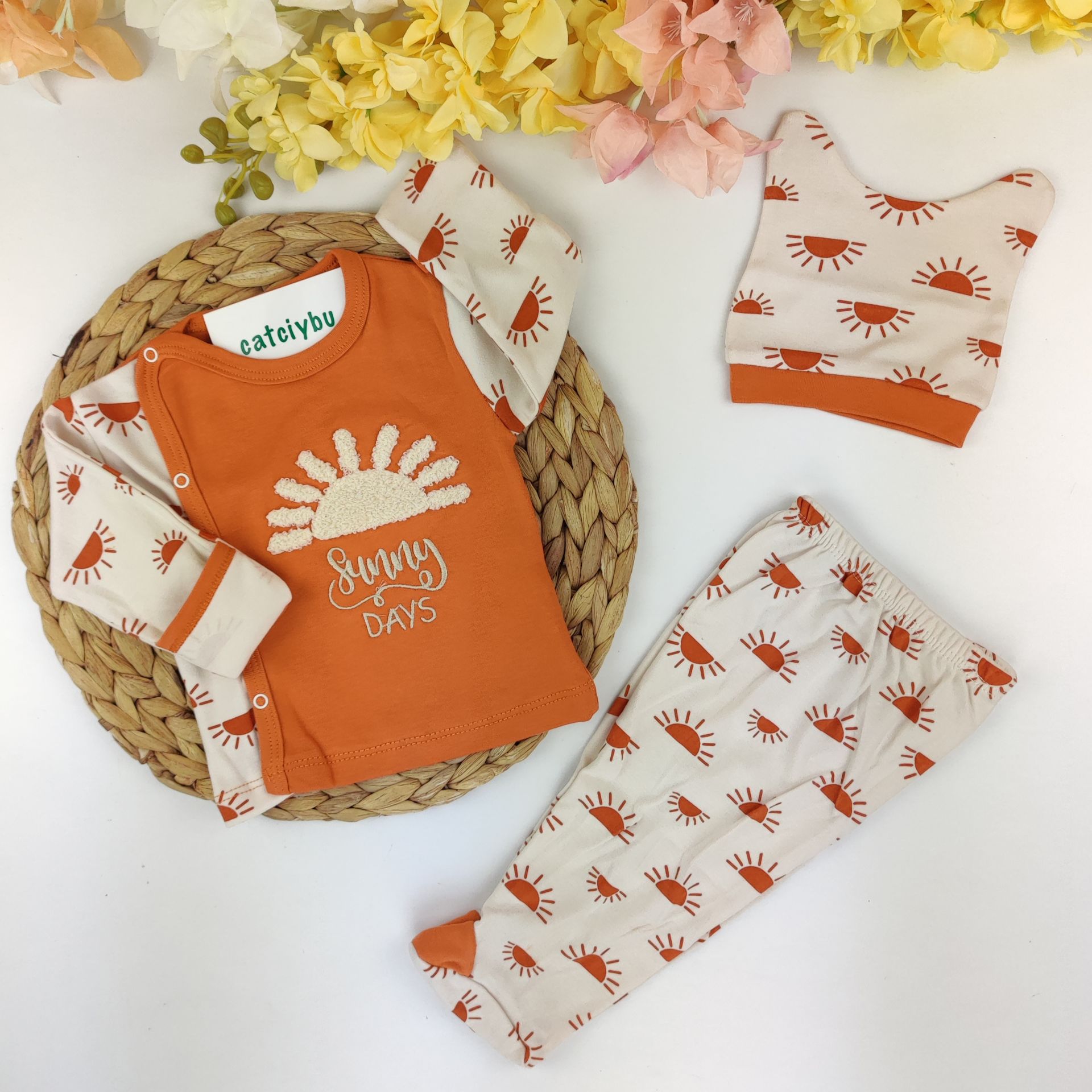Güneş Nakışlı Kendinden Eldivenli Bereli %100 Pamuk Pijama Takım